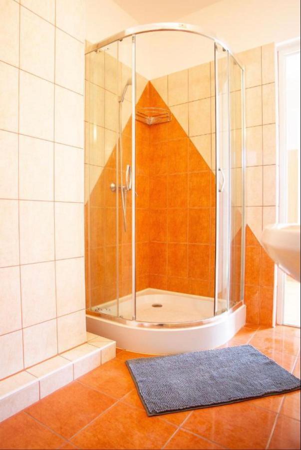 Bonita Apartmanhaz Daire Zalakaros Dış mekan fotoğraf